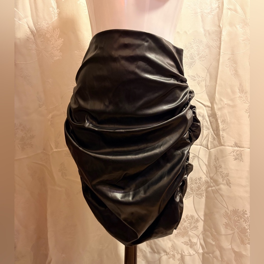 SHEIN Black Ruched Faux Leather Skirt